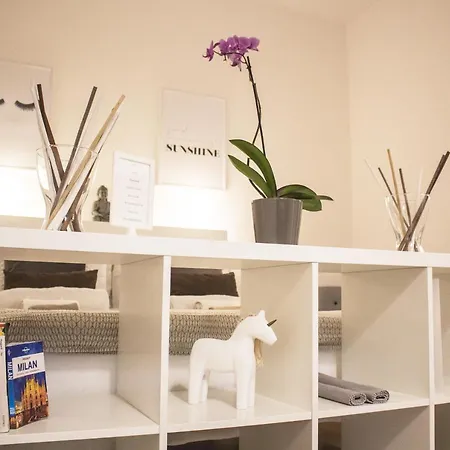 Center White Apartment