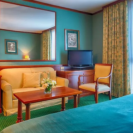 Hotel Leonardo Center 4*