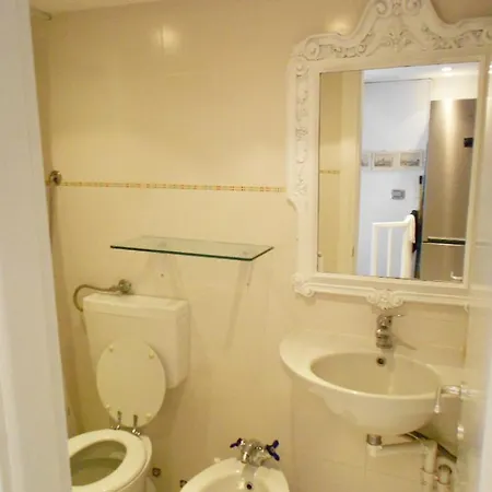 Beautiful Private Noble In Shared Guest house