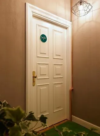 Navigliotel 19 - & Mediolan