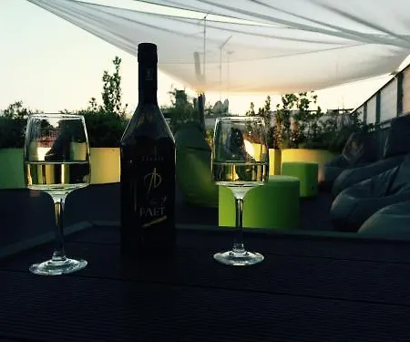 Hotel Miloft Guest And Terrace