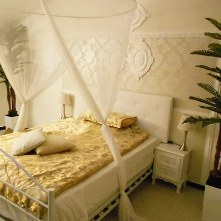 In Private Basement In Shared Guest house Milan
