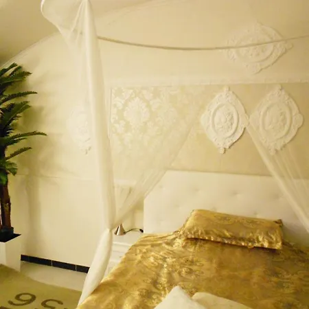Guest house In Private Basement In Shared *