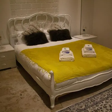 Naviglio81 Bed & Breakfast 2*