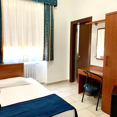 Hotel Alessander 2*
