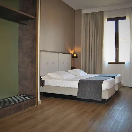 Mokinba King Hotel 4*