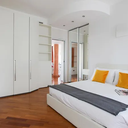 Heart Porta Romana Apartment