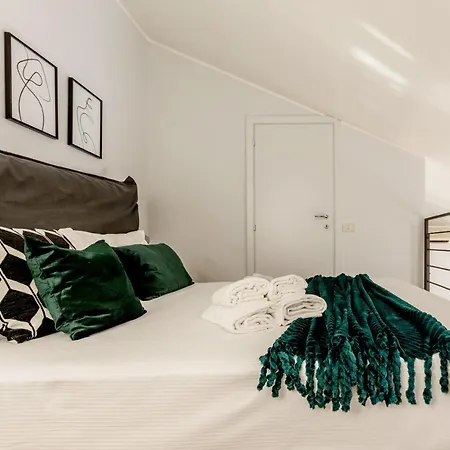 Modern Simplicity In Centre Milan