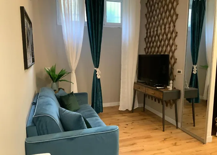 Beautiful Basement-tony Appartment-in The Heart Of Appartamento