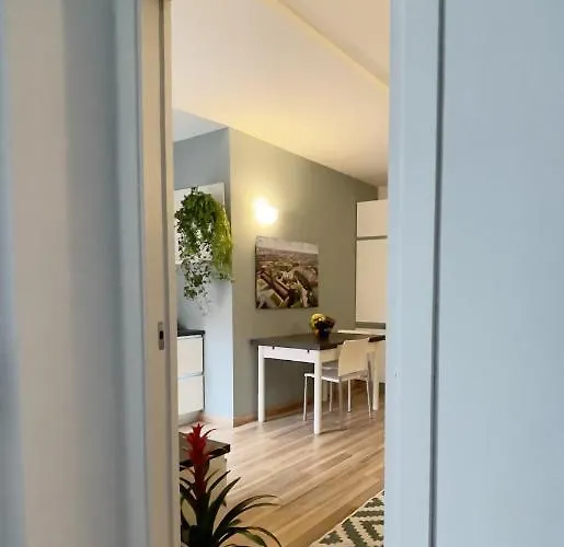 Rentopolis - Palazzo Candiani Mediolan