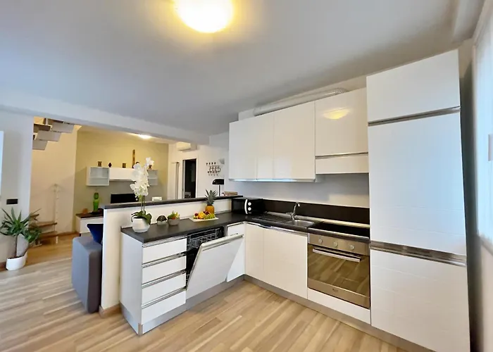 Rentopolis - Palazzo Candiani * Mediolan