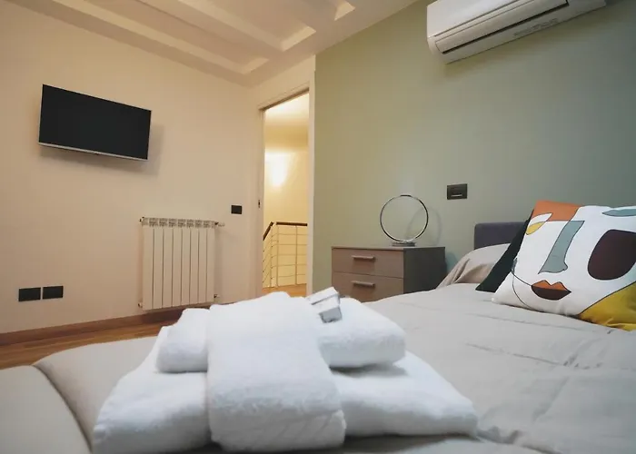 Rentopolis - Palazzo Candiani Apartament