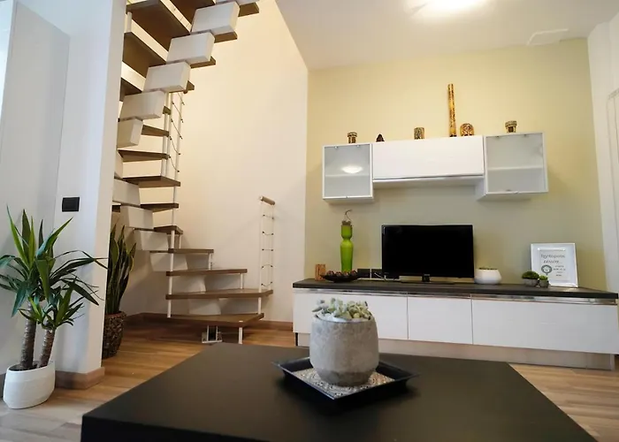 Apartament Rentopolis - Palazzo Candiani *