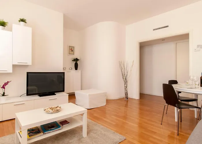 Apartament Royal - Centro Cadorna Mediolan