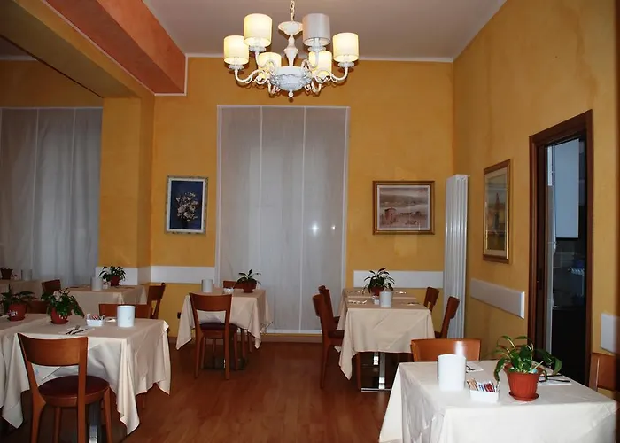 Hotel Boston 2*