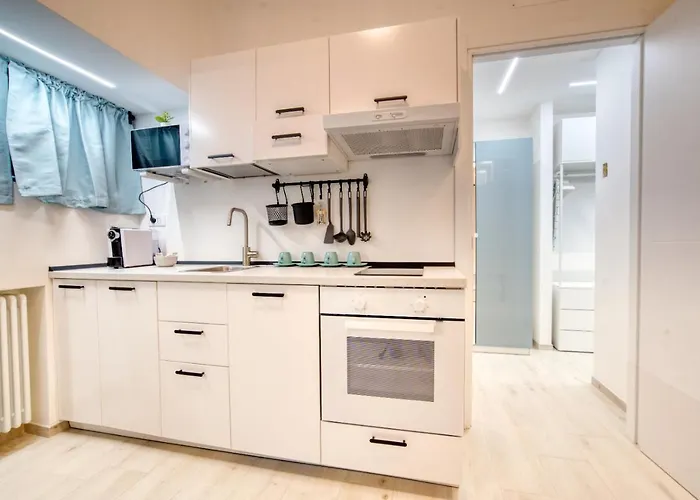 Suzzani 273 Otel *