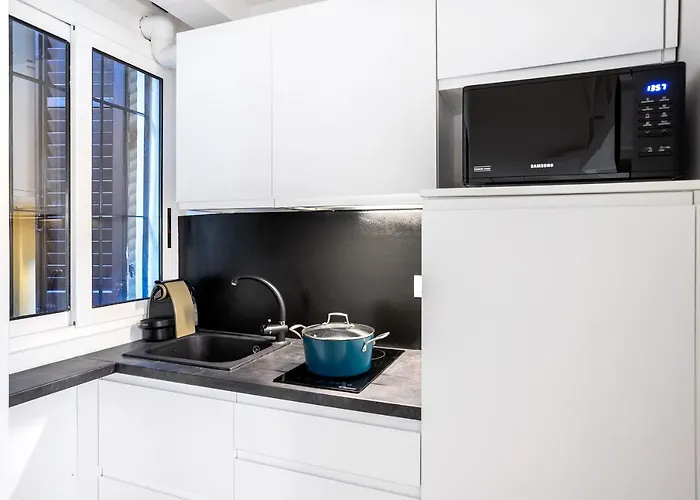 아파트 Walk To Duomo, Loft Near Metro, M4 Linate 2min Walk