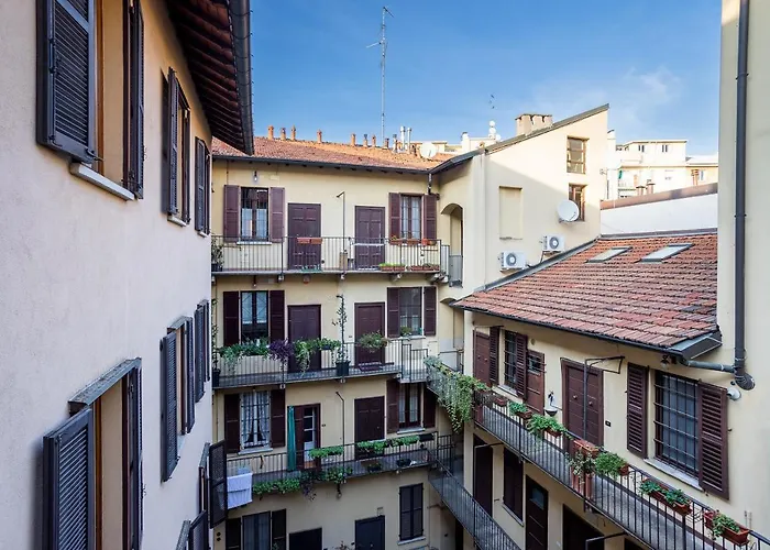 Walk To Duomo, Loft Near Metro, M4 Linate 2min Walk * 밀라노