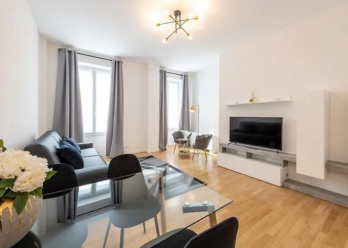 Royal - Centro Cadorna Apartament