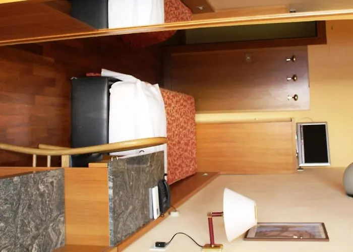 Отель Vecchia 3*