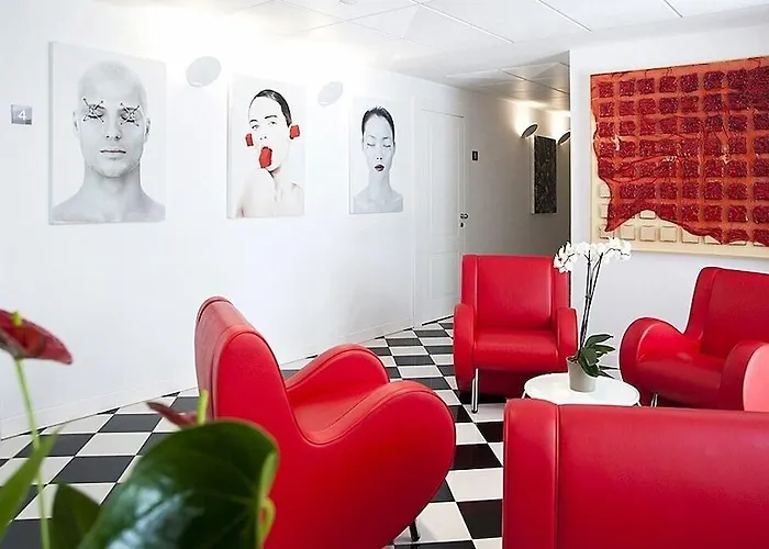 & Urban Padel Aparthotel