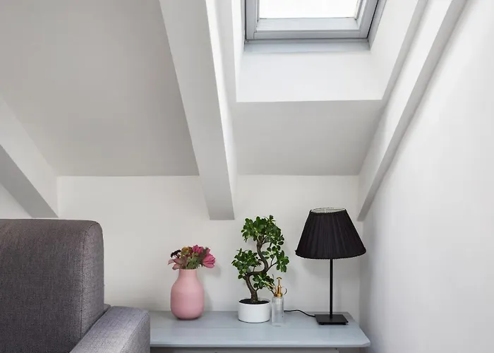 1 Bedroom & 1 Living Apt - Duomo 7 * Mediolan
