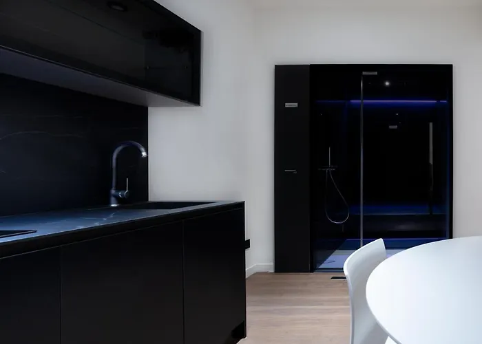 Sant'ambrogio Apartments, Reception H24 Apartamento *