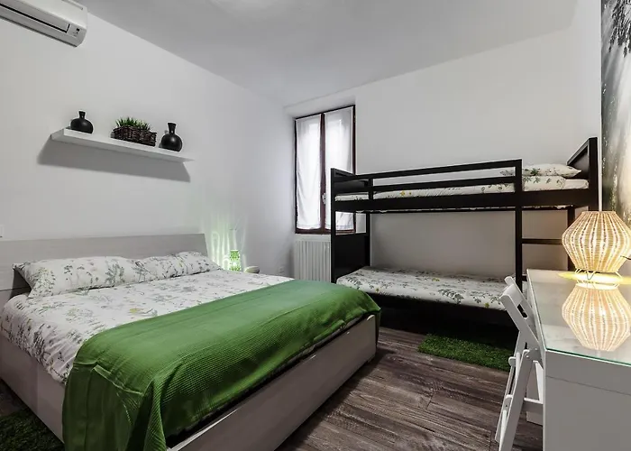 Stayeasy Fara12 - Station & Downtown Walking Distance Apartamento Milão