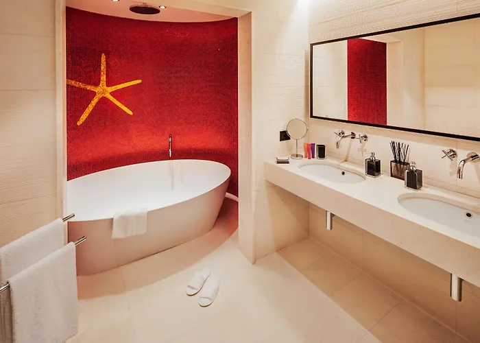 Glam Szálloda 4*