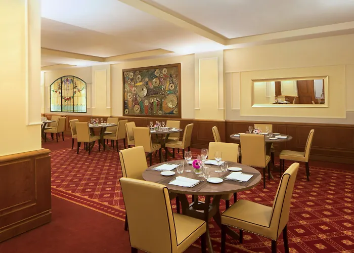 Starhotels Business Palace