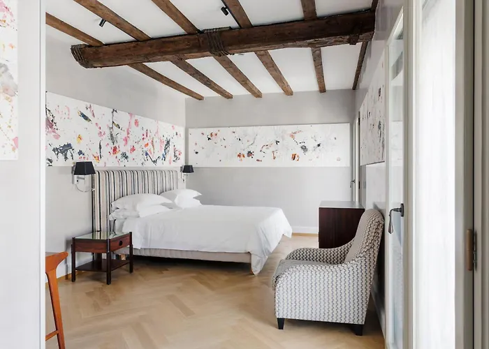 Hotel Galleria Vik - Townhouse Galleria - Small Luxury Of The World 5*