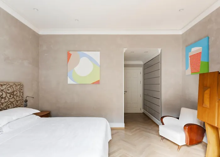 Hotel Galleria Vik - Townhouse Galleria - Small Luxury Of The World