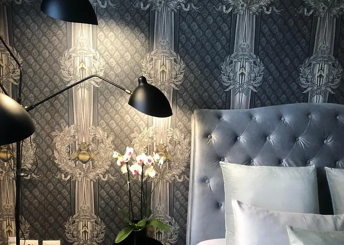 Lippi 42 With Private Garden Couette-café Milan