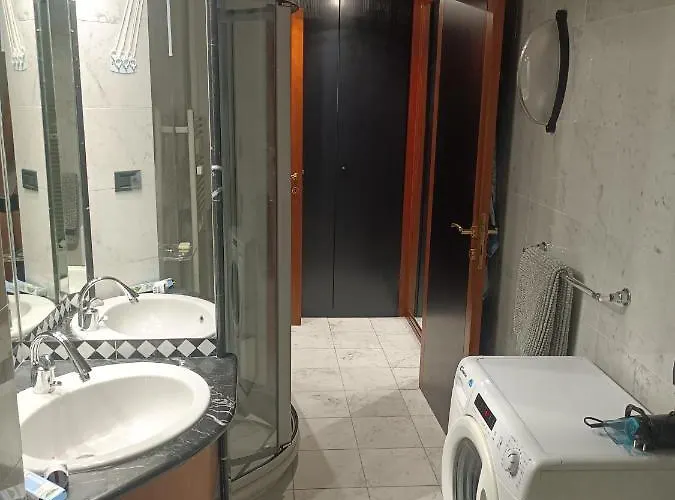 Elegant Apartment For 4 - Metro 5 Min - Duomo 10 Min - Milano Milan