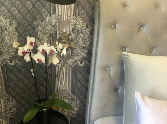 Lippi 42 With Private Garden Couette-café *