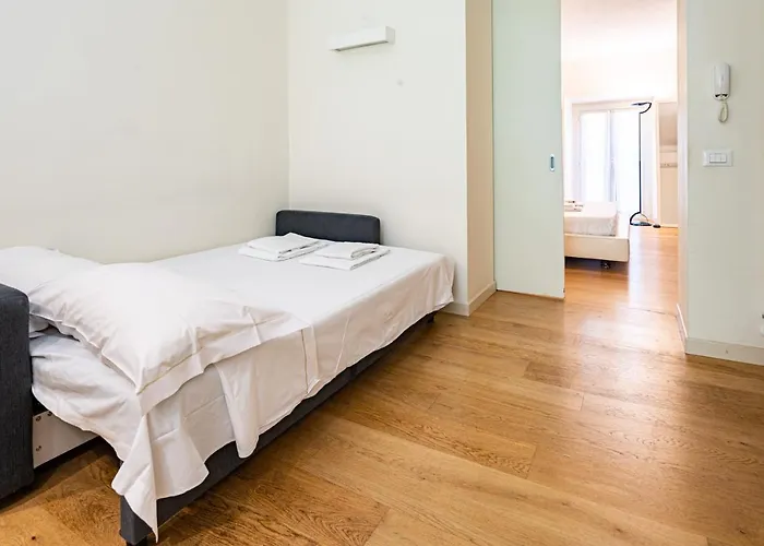 Апартаменты Brera Livings, Charming Flat Near Duomo