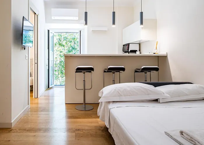 Апартаменты Brera Livings, Charming Flat Near Duomo *