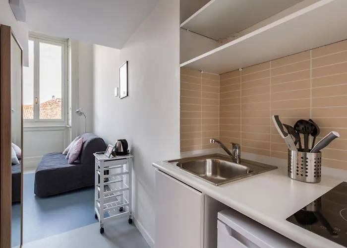 Guesthost - Apts Milano-corso Magenta Milão