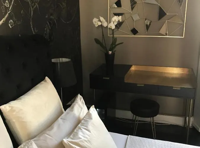 Lippi 42 With Private Garden Couette-café *