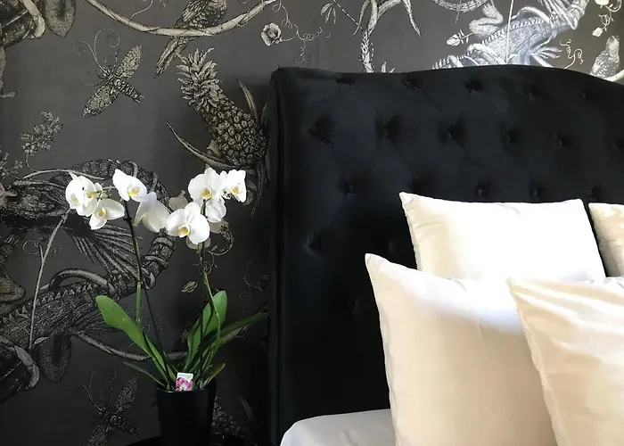 Lippi 42 With Private Garden Milan