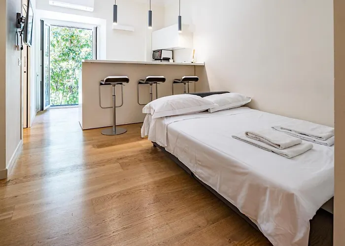 Brera Livings, Charming Flat Near Duomo Апартаменты *