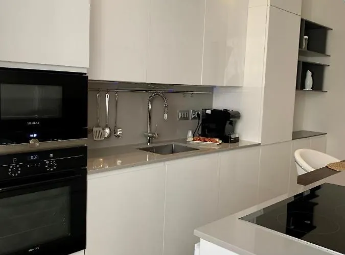 Fifty Eight Duomo شقة *