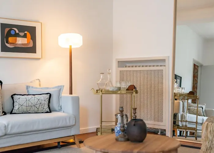 The Couper Bagutta 招待所 *