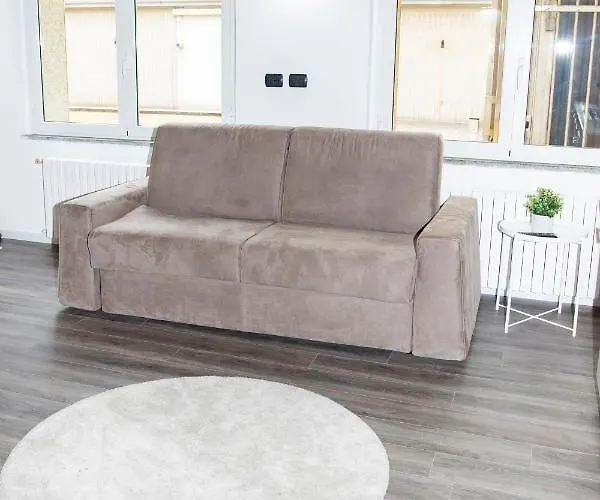 Easy - And Navigli 3* Milaan