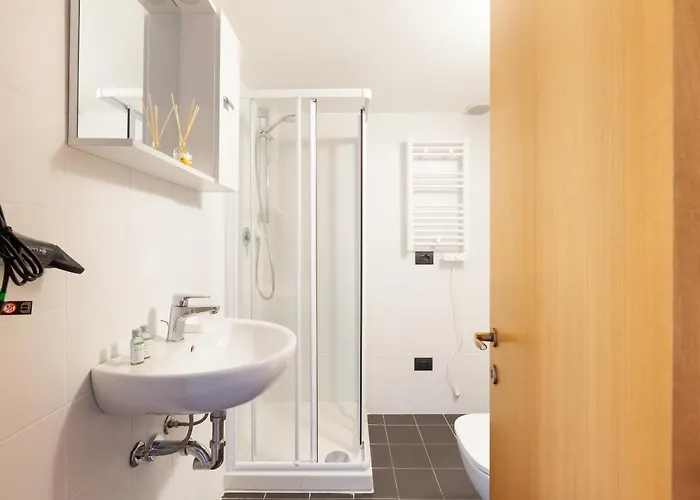 Guesthost - Apts Milano-corso Magenta * Milão