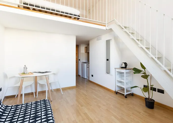 Guesthost - Apts Milano-corso Magenta Milão