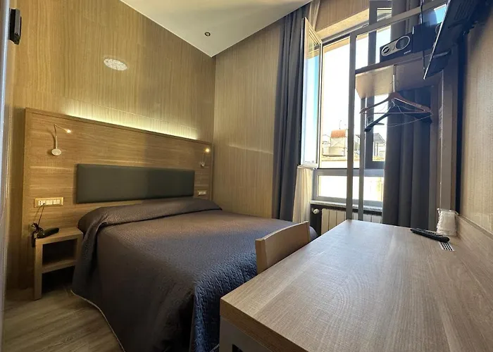 Midway Hotel 3*