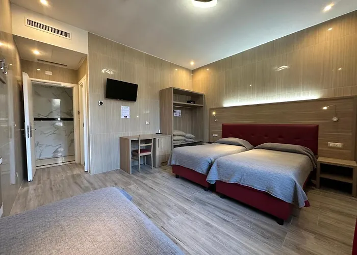 Midway Hotel 3*
