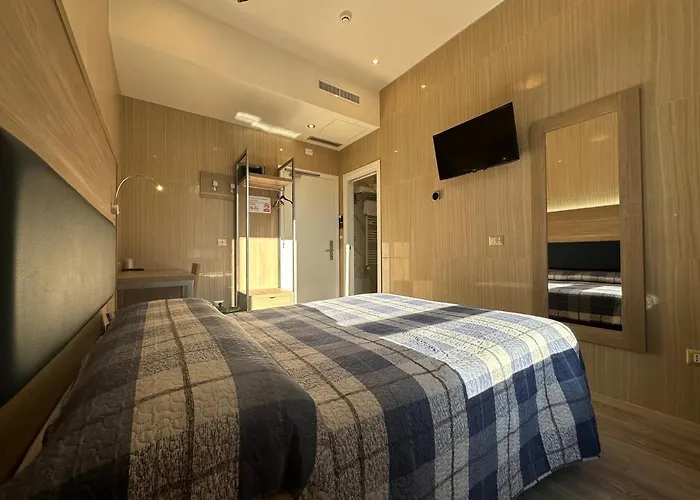 Midway Hotel