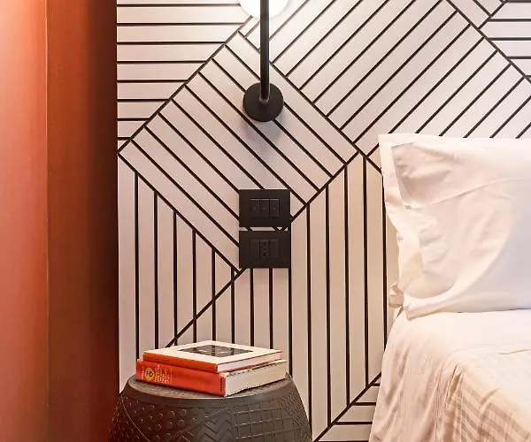 Hotel Quark